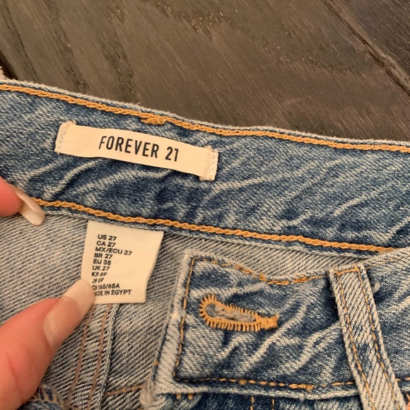 Forever 21 mom jeans ripped knee size 27 - Picture 2 of 5
